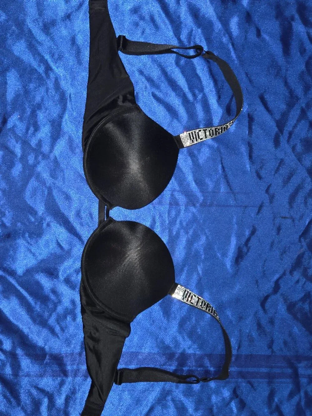 Victoria’s Secret Very Sexy 3 Piece Shine Strap Push Up Bra Thong Garter Set 32C